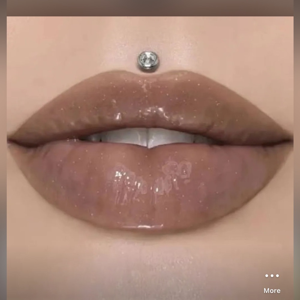 Jeffree Star Table Top The Gloss